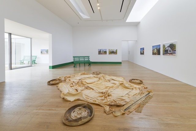 The Modernist Gaze and Interchangeable Labor: Clarissa Tossin at Samuel Freeman